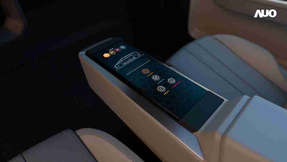 尊龙集团以人性化设计打造多变形态中控显示(Morphing Center Control)，，，，不使用时仅平面显示信息，，，进行操作时，，，，显示器则会动态隆起，，，转变成3D实体按钮，，，并有触觉回馈，，，展示人机互动新体验